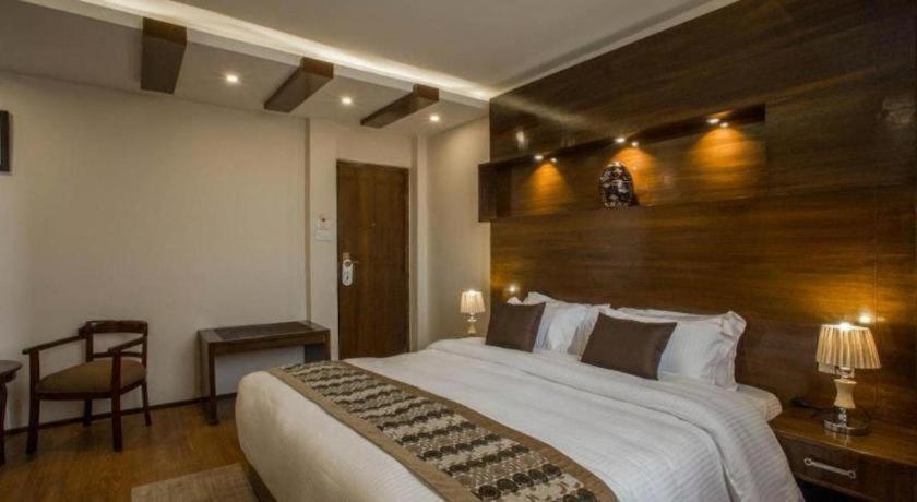 Hotel Buddy Катманду Экстерьер фото